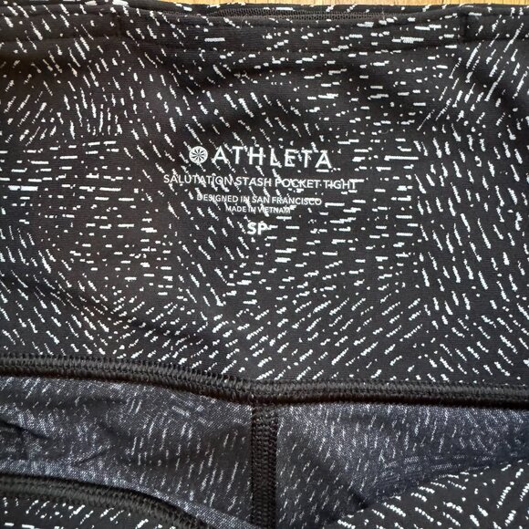 Athleta Salutation Stash Pocket Rainwater Tight, SP - Picture 5 of 6